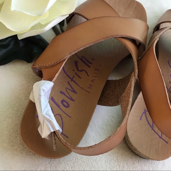 Size 5.5 Blowfish sandals - Picture 2 of 3